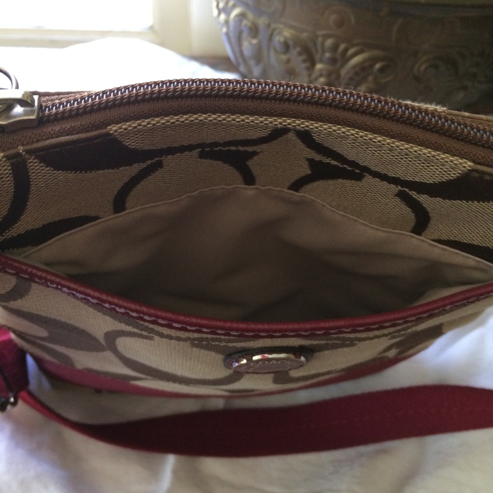 Coach Bag - Picture 3 of 7